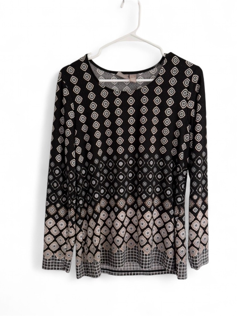 Chicos Womens Knit Top Long Sleeve Black Beige White Geometric Size 1 M Artsy